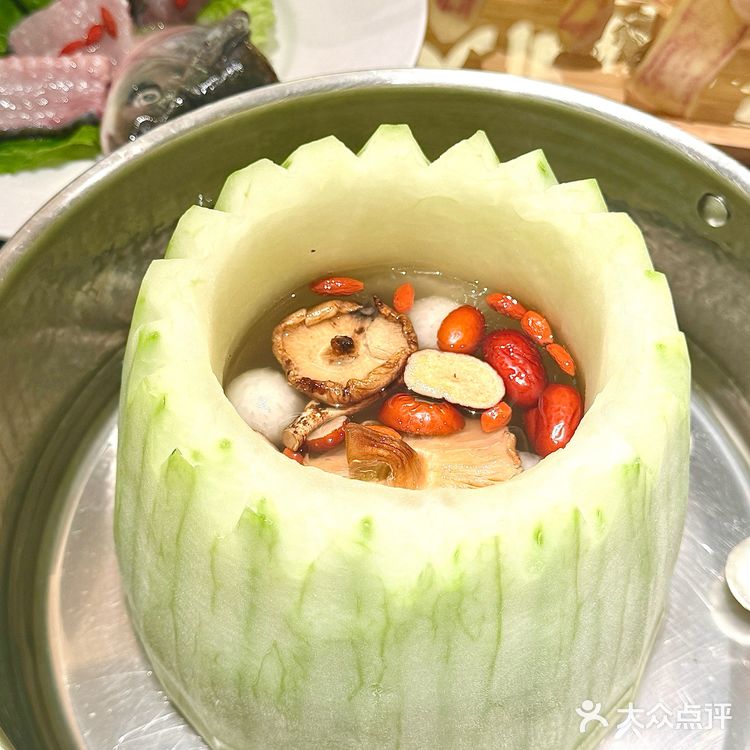 在深圳吃到鱼生界的南波万 就在后海……