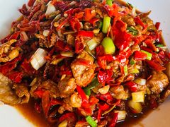 土干辣椒炒肉-瑶河山里菜