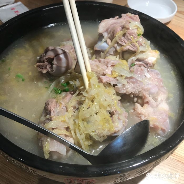 東北風(顓橋萬達店)大骨燉酸菜圖片 - 第1張