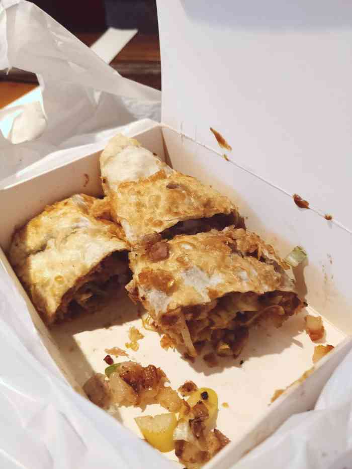 刘大胡子(印象城购物中心店)-"来吃小六的时候路过看到熏肉大饼,顺手