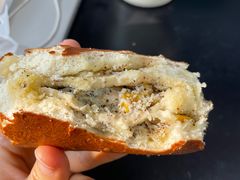 -天井·丑面包搭咖啡