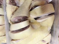 -狗撵鸭(泰山公寓店)