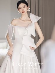 点击看大图 -Renee芮亦婚纱