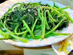 -三亚火车头万人海鲜广场