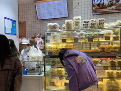 -白玉兰食品甜凤店(合生汇店)