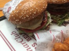 -The Habit Burger Grill 哈比特汉堡(复兴soho店)