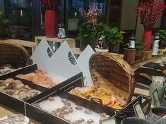 -大中华希尔顿酒店-念自助餐·嗨啤·小龙虾