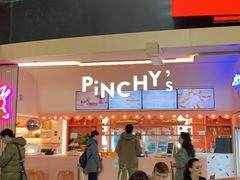 -Pinchy's Lobster & Champagne Bar