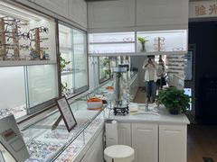 -翰佐蔡司小乐圆·依视路星趣控·暴龙眼镜折扣店