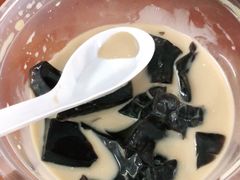 龟苓膏加椰汁-百花传统甜品店(原址店)