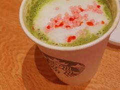 樱花草莓茶拿铁-星巴克(北京王府井店)