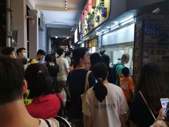 等位区-百花传统甜品店(原址店)