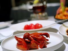 玻璃脆皮润烧乳鸽-北京厨房(西安SKP店)