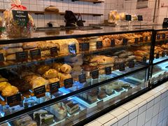 面包甜点陈列柜-81BAKERY(大学路店)