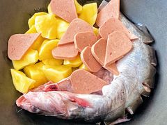 -老刘生态大鱼坊铁锅炖鱼(赛马场店)