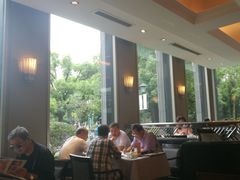 靠窗位-御花园·粤菜·海鲜火锅(中山公园店)