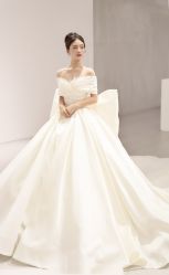 -Renee芮亦婚纱(原丽莎)