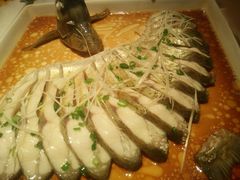 清蒸武昌鱼-莲餐厅·湖北菜·藕汤是头牌(愚园路店)