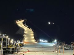 -丝绸之路山地度假区滑雪场