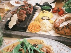 -Mark&Mars Restaurant