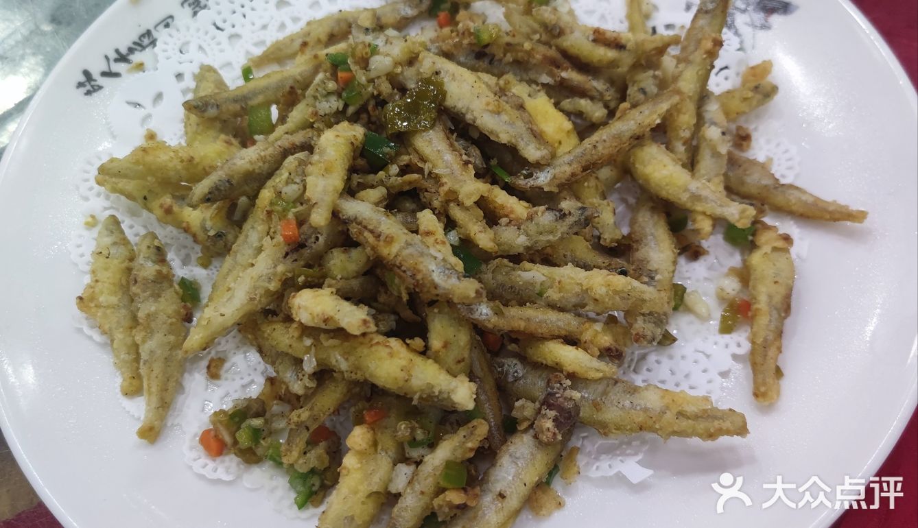 伟雄餐厅味道说得过去，貌似没有之前吃的另一家经惊艳