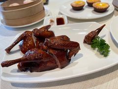 脆皮烧乳鸽-御宝轩(益丰·外滩源店)
