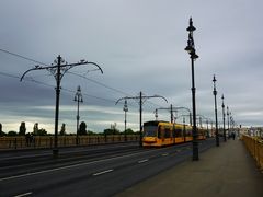 -多瑙河畔鞋履雕塑