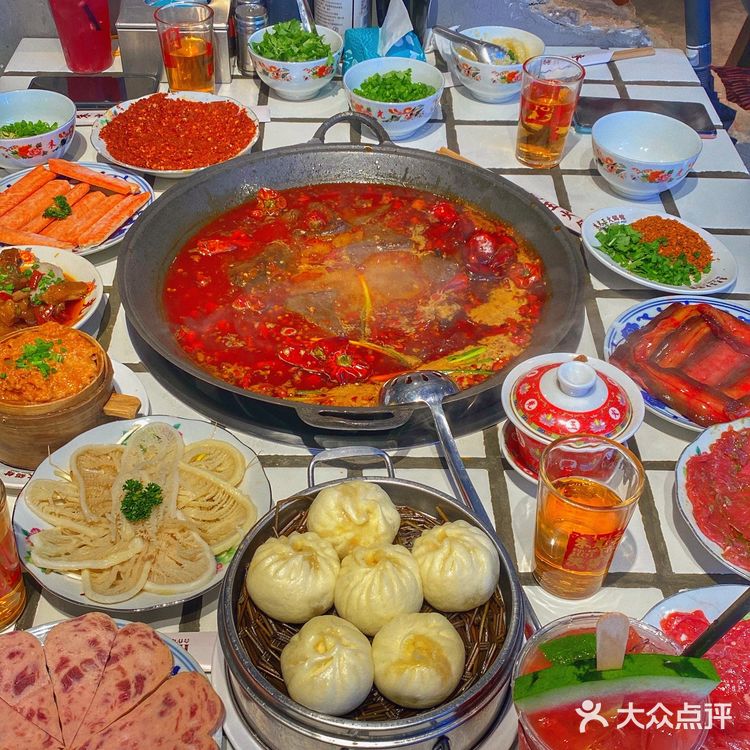 排队N小时的朱光玉火锅到底有多好吃⁉️