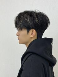 -一家只做男发烫染的店