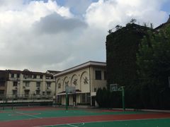 -上海市位育初级中学