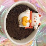 和买东西的店在一起 门口是买蛋糕的和堂食味