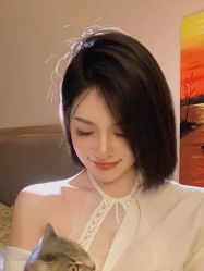 -AYO SALON