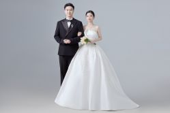 点击看大图 -至臻微拉婚纱摄影