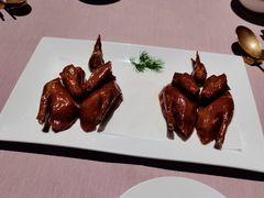 脆皮乳鸽-新荣记(BFC外滩金融中心店)