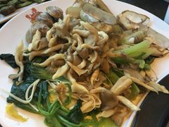 -马路边上·小海鲜烧烤(八一路店)