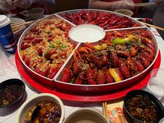 -肥肥虾庄·金牌油焖大虾(汉街SKP店)