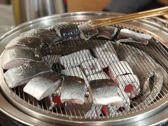 -围炉肉舍•炭烤活鳗•丹东海鲜烤肉(步行街店)