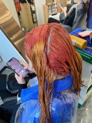 点击看大图 -V8潮牌·接发烫染连锁