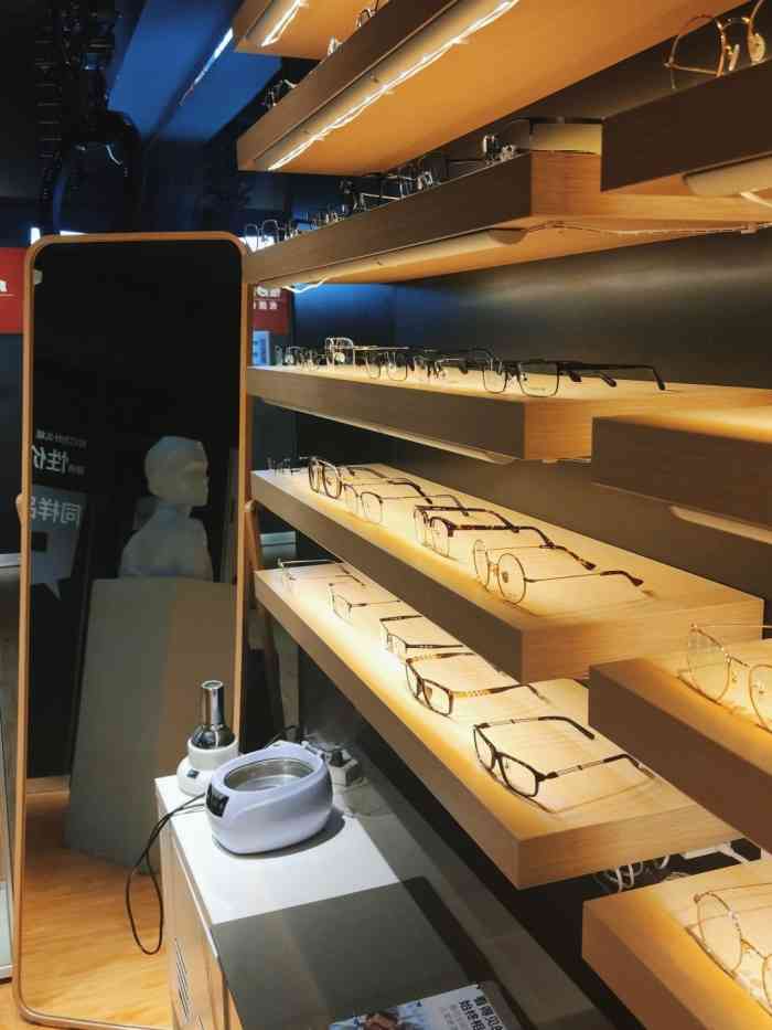 惟妙眼镜全国连锁(小寨店)-"因为租期到了,小店选了新址,来保养眼镜一