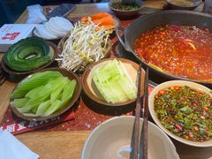 -赵美丽·重庆社区火锅·直营店(火车东站·中豪国际店)