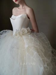 -纯色时光婚纱艺术馆WHITE