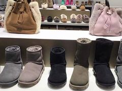 -UGG(燕莎奥特莱斯购物中心店)