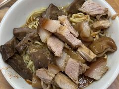 -松树干拌面店