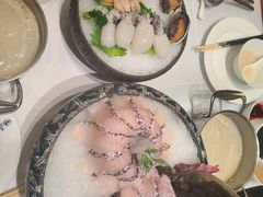 -红鼎豆捞·非遗鲍皇汤火锅(宝丰路店)