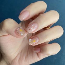 点击看大图 -V8潮牌·接发烫染连锁