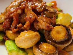 香煎口蘑脆爽肉-周三的情书花园餐厅(江北店)