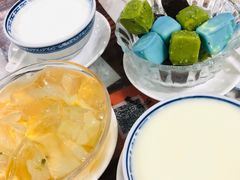 香滑凤凰奶-周大娘牛乳(旧寨古村总店)