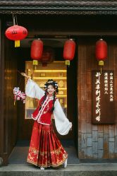 -一揽芳华汉服旗袍体验馆(拙政园店)