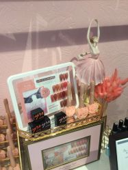 -花系美·美甲美睫精品店