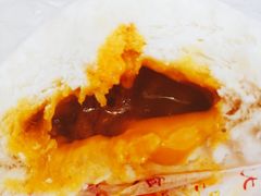 蛋黄流沙大包-全家便利店(杭州龙翔桥地铁站店)